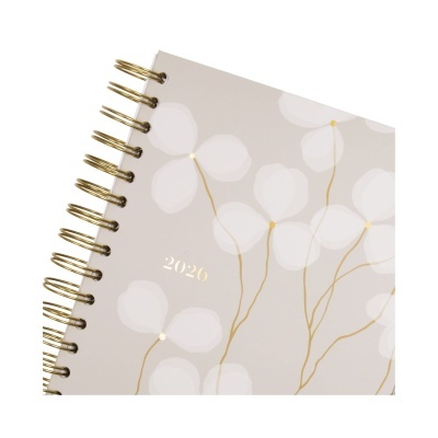 Caderno ou agenda bege claro com flores e ano 2020 em dourado