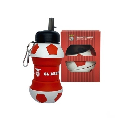 Garrafa squeeze vermelha e branca em forma de bola de futebol com embalagem