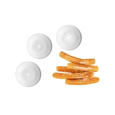 Discos brancos com abertura de asterisco e churros polvilhados com açúcar