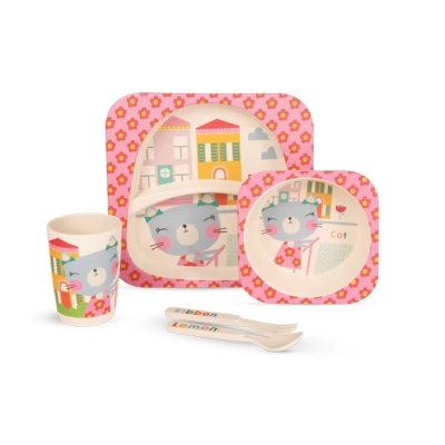 Conjunto infantil de louça com desenho de gato cinza e flores rosas