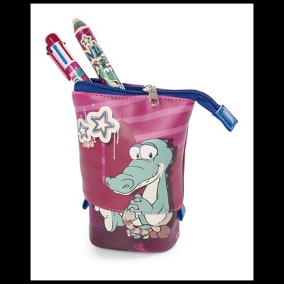 Estojo para lápis rosa com estampa de crocodilo e fecho azul, com caneta, lápis de cor e marcador