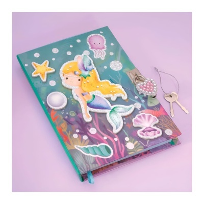 Caderno decorado com sereia e fecho de cadeado