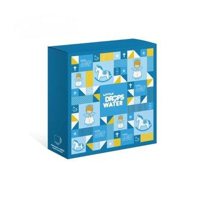 Caixa azul decorativa com anjos e cavalos, texto LITTLE DROPS WATER