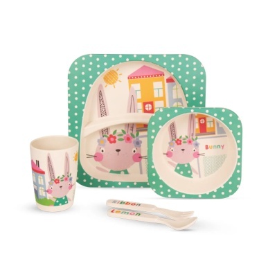 Conjunto de loiça infantil com coelho e padrão de bolinhas verdes