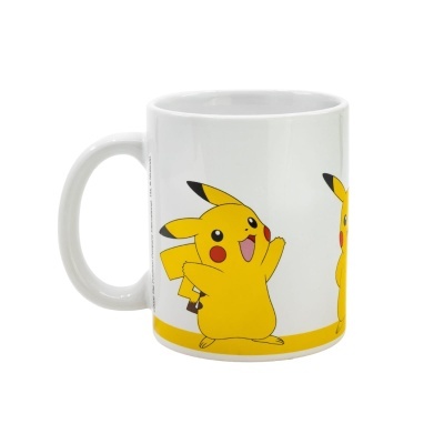 Caneca branca com imagem do Pikachu amarelo