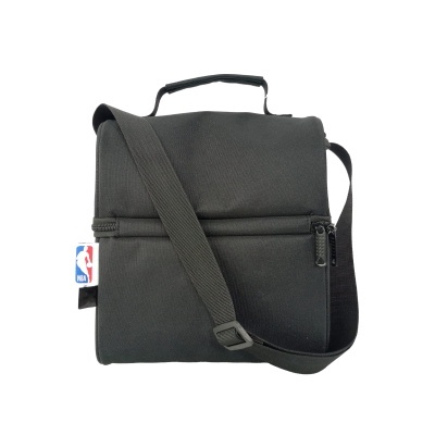 Mala preta quadrada em tecido com alça ajustável e logotipo NBA