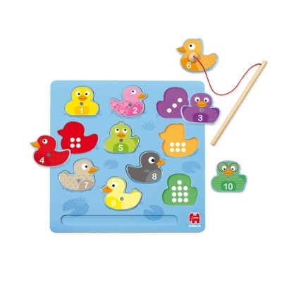 Puzzle de madeira com patos numerados coloridos e vara de pescar