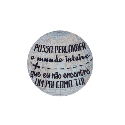 Globo terrestre cinzento com texto em português e desenho de avião