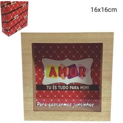Cofre quadrado em madeira com visor e cartão com mensagem de amor