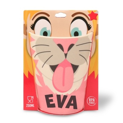 Suporte de copo rosa com rosto de leão e texto EVA