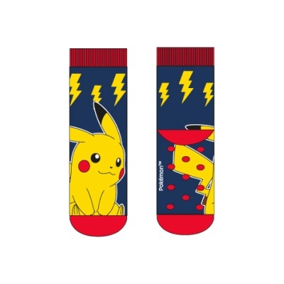 Meias azuis e vermelhas com estampa do Pikachu e relâmpagos amarelos