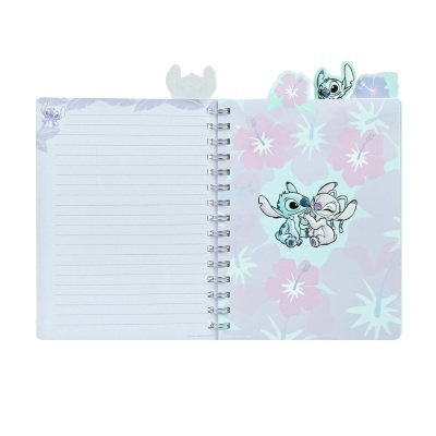 Caderno espiral decorado com personagens Stitch e flores em tons pastel.