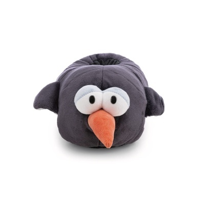 Pantufas de pelúcia cinza com olhos e bico laranja em forma de pássaro