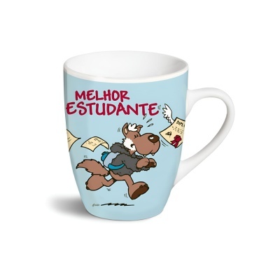 Caneca azul clara com ilustração de cão e texto 'MELHOR ESTUDANTE'