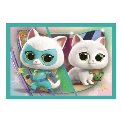 Dois gatos brancos com olhos grandes, um vestido de super-herói azul e o outro segurando um rato de peluche verde