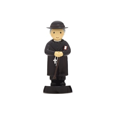 Figura decorativa de sacerdote em plástico com roupa preta e cruz