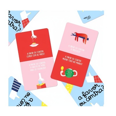 Cartas coloridas com perguntas em português e ilustrações diversas sobre comer com as mãos e mudanças no mundo