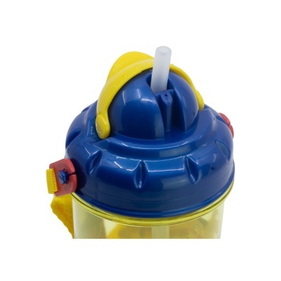 Garrafa infantil amarela com tampa azul e canudo branco