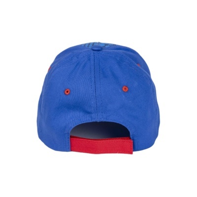 Boné azul com tira ajustável vermelha visto de trás