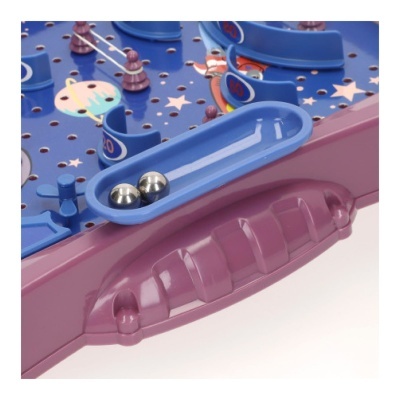 Jogo de tabuleiro portátil azul e roxo com bolas metálicas e alça roxa