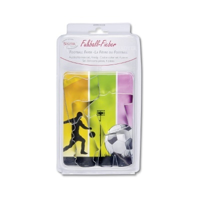 Conjunto de cortadores de bolachas de futebol em embalagem transparente com fundo colorido e ilustração de futebol