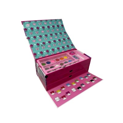 Estojo de cosméticos rosa com sombras de olhos e acessórios e padrão de gatos e flores