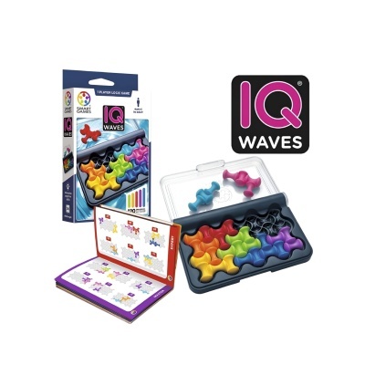 Jogo IQ Waves colorido com peças em forma de ondas e livro de desafios aberto.