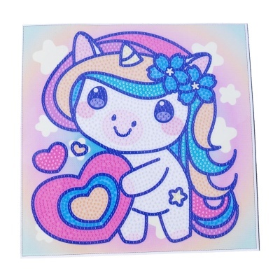 Painel quadrado com desenho de unicórnio fofo segurando corações coloridos