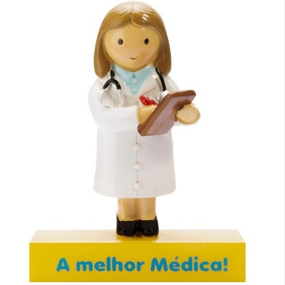 Figurinha de médica com bata branca em base amarela com texto