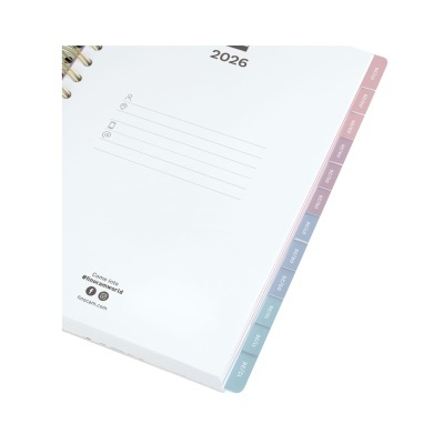 Agenda branca 2026 com espiral dourada e divisórias coloridas por meses