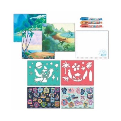 Conjunto de papelaria com blocos ilustrados, cadernos, estojos e autocolantes coloridos.