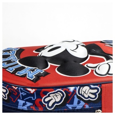 Mochila vermelha e azul com estampa do Mickey Mouse em relevo