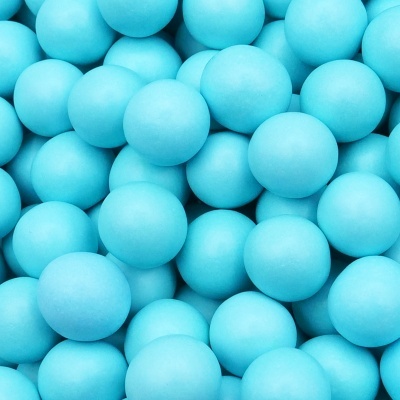 Várias bolas esféricas azuis com superfície lisa e mate