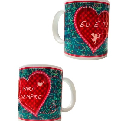 Caneca branca com design de coração vermelho e texto 'EU E TU PARA SEMPRE' em fundo verde com círculos