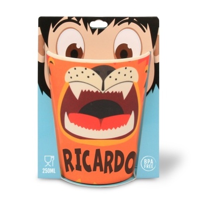 Copo infantil colorido com desenho de boca de leão e nome RICARDO