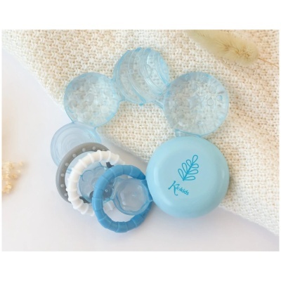 Brinquedo de bebé para dentição azul transparente com várias texturas e logótipo Kkids