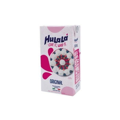 Embalagem cartonada rosa e branca do creme Hulalà Original com bolo decorado