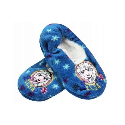 Pantufas azuis com desenho da personagem Elsa e estrelas