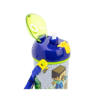 Garrafa infantil de plástico com tampa azul e personagens pixeladas.