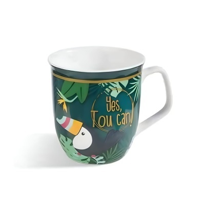 Caneca verde com ilustração de tucano e texto 'Yes, You can!' em amarelo