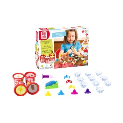 Conjunto de massas para modelar Todo Fruto com moldes coloridos e copos de papel em caixa