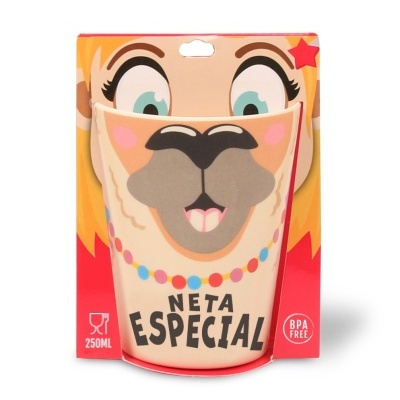 Embalagem plástica para bebida com design de rosto de animal e texto 'NETA ESPECIAL'