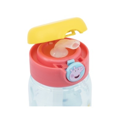 Garrafa de plástico com tampa rosa e amarela e bico de silicone, decorada com personagem de desenho animado.