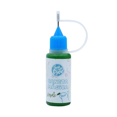 Frasco plástico verde com tampa azul e etiqueta branca com texto