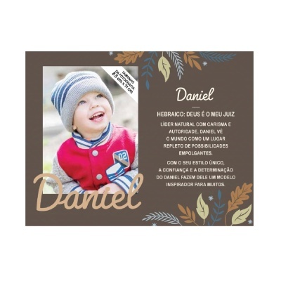 Cartaz decorativo com foto de criança e texto sobre o nome Daniel e suas características.