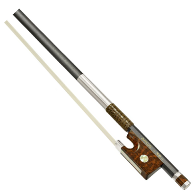 Arco para violino com partes em pau preto, madeira clara e couro castanho com texto SALCIS - SUPERIOR.