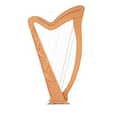 Harpa de madeira clara com padrões decorativos e cordas