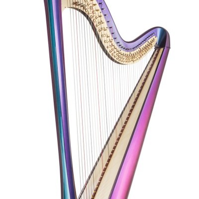 Harpa iridescente azul e roxa com cordas e pedais metálicos em fundo branco