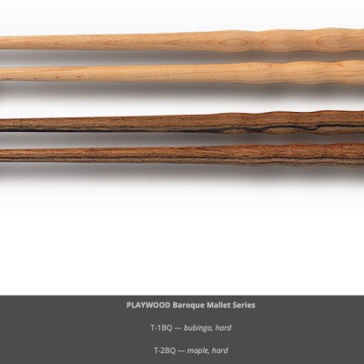 Três baquetas de madeira para malhete PLAYWOOD série Barbeque, com diferentes cores e madeira visível.