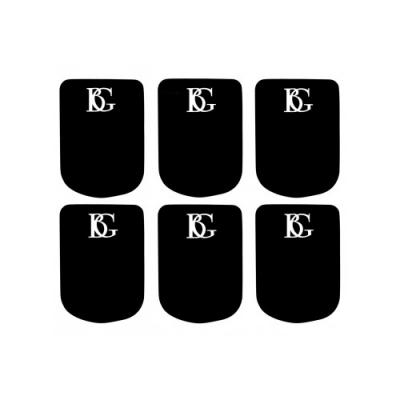 Palhetas pretas com logotipo BC branco em fundo branco